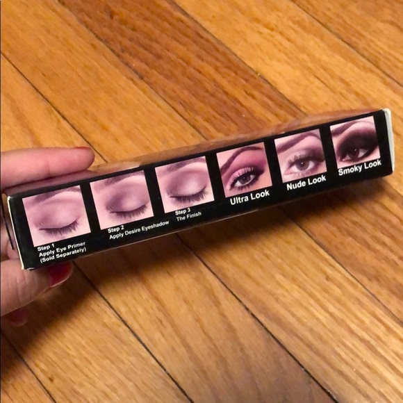 NEW EMORI 12 COLOR EYESHADOW PALETTE - Picture 2 of 2